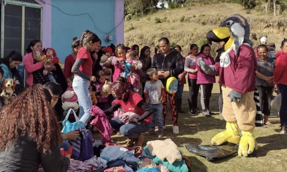 Interserrana University of the State of Puebla – Chilchotla heads the collection of opener clothes and toys to donate to vulnerable sectors during the Christmas holidays.